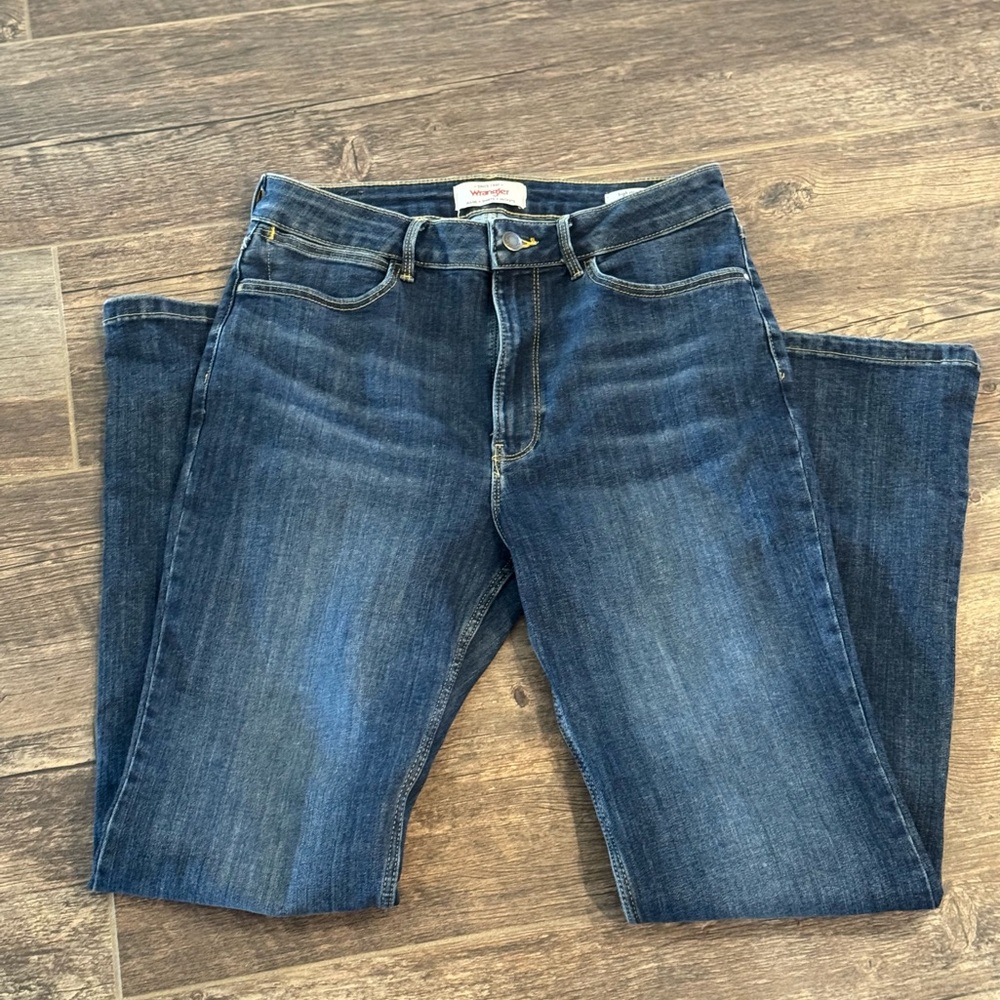 Wrangler Bootcut Jeans size 8x32 High Rise